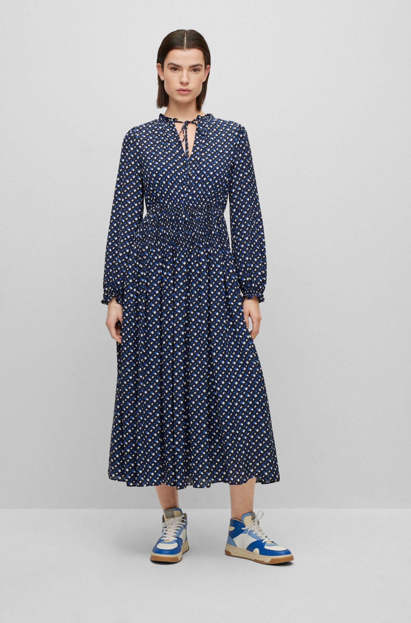 BOSS Langarm-Kleid mit Monogramm-Print und Bindeband am Ausschnitt 10680946